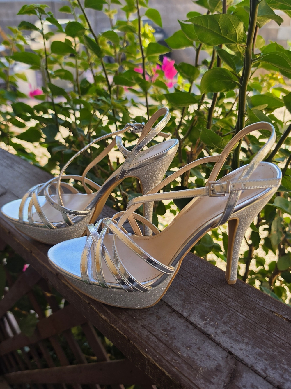 J. Miller Julissa Silver Metallic Glitter Platform Heels Size 8